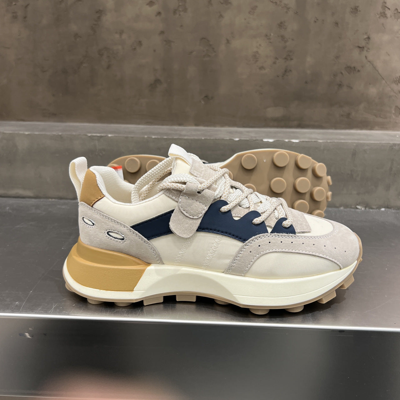 Luna - Breathable sports trainers | Comfortable & non-slip design