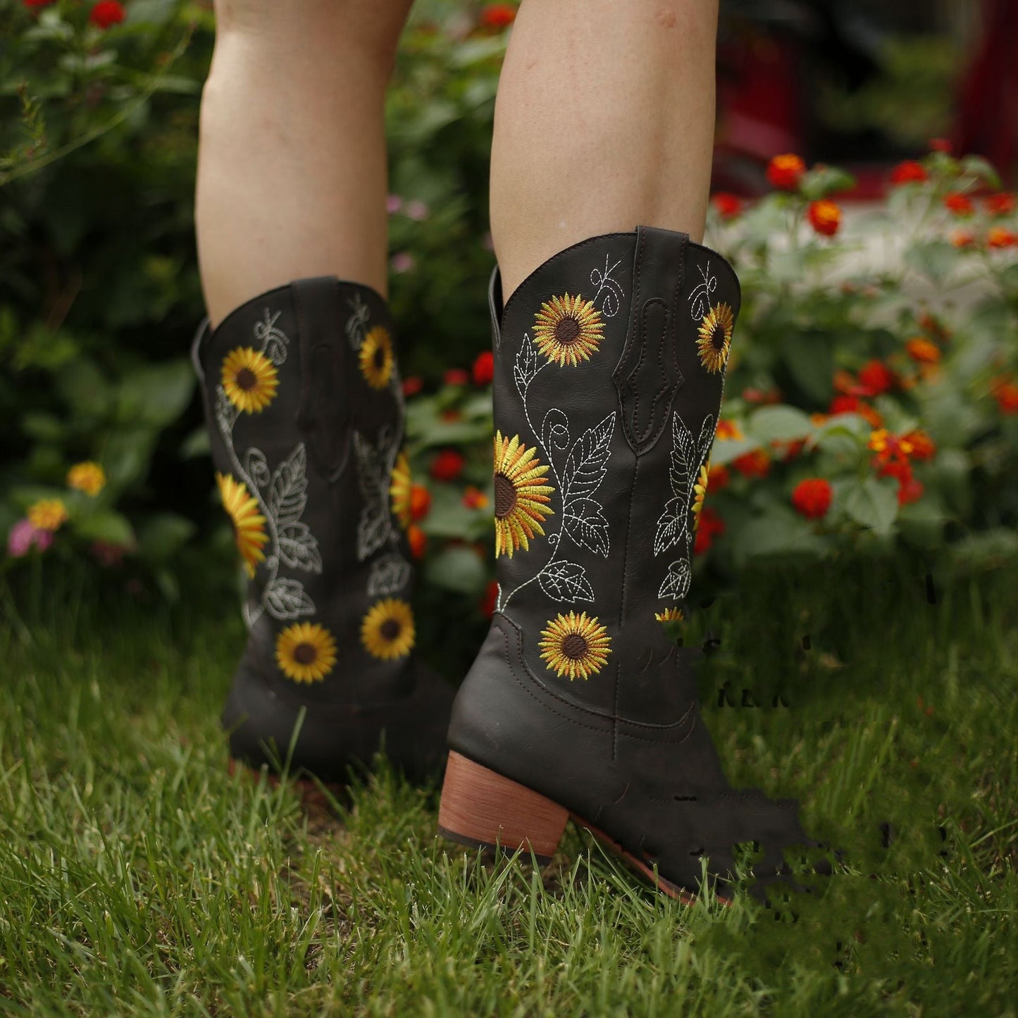 Mira - Stylish Ibiza spirit boots