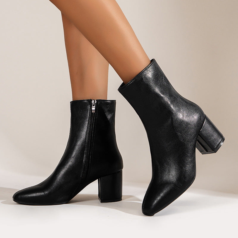 Lennon - Trendy patent leather ladies ankle boots