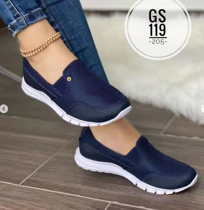 Elia - Slim fit slip on shoes with white outsole